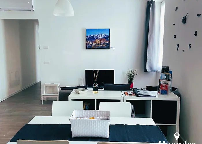 Дом отдыха Huonder House Лекко